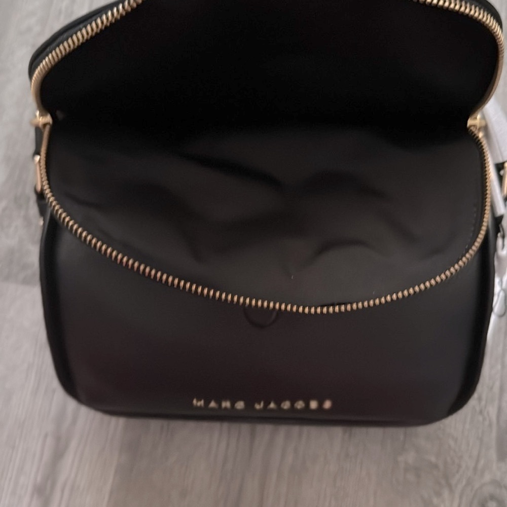 Marc Jacobs*Genuine Leather Crossbody - Black w/Goldtone Hardware 9”x9”x4” NWT! - Picture 12 of 16